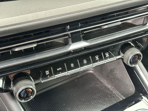 Used 2024 Chevrolet Traverse LS image 16