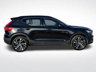 Used 2020 Volvo XC40 T5 R-Design w/ Protection Package Premier video 2
