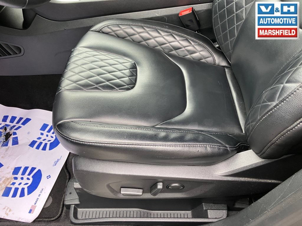 Used 2024 Ford Edge Titanium AWD/4WD image 17