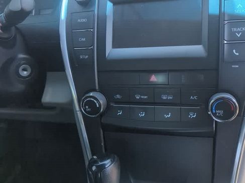 Used 2015 Toyota Camry LE FWD image 7