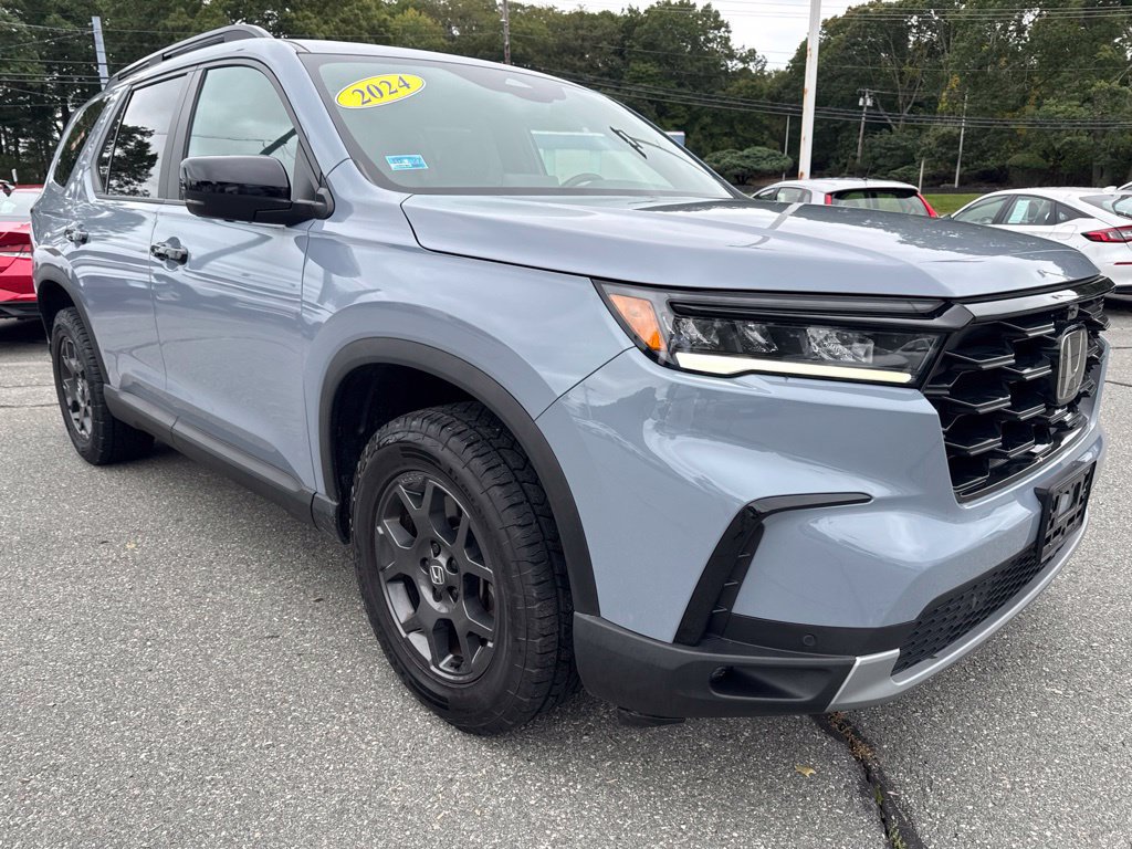 Used 2024 Honda Pilot TrailSport image 4