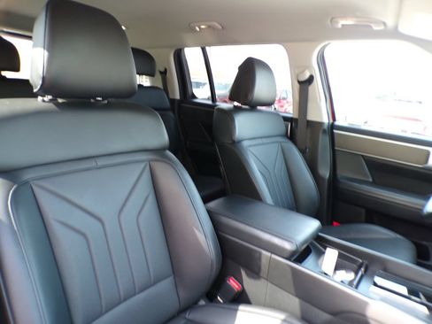 Used 2025 Hyundai Santa Fe SEL AWD/4WD image 13
