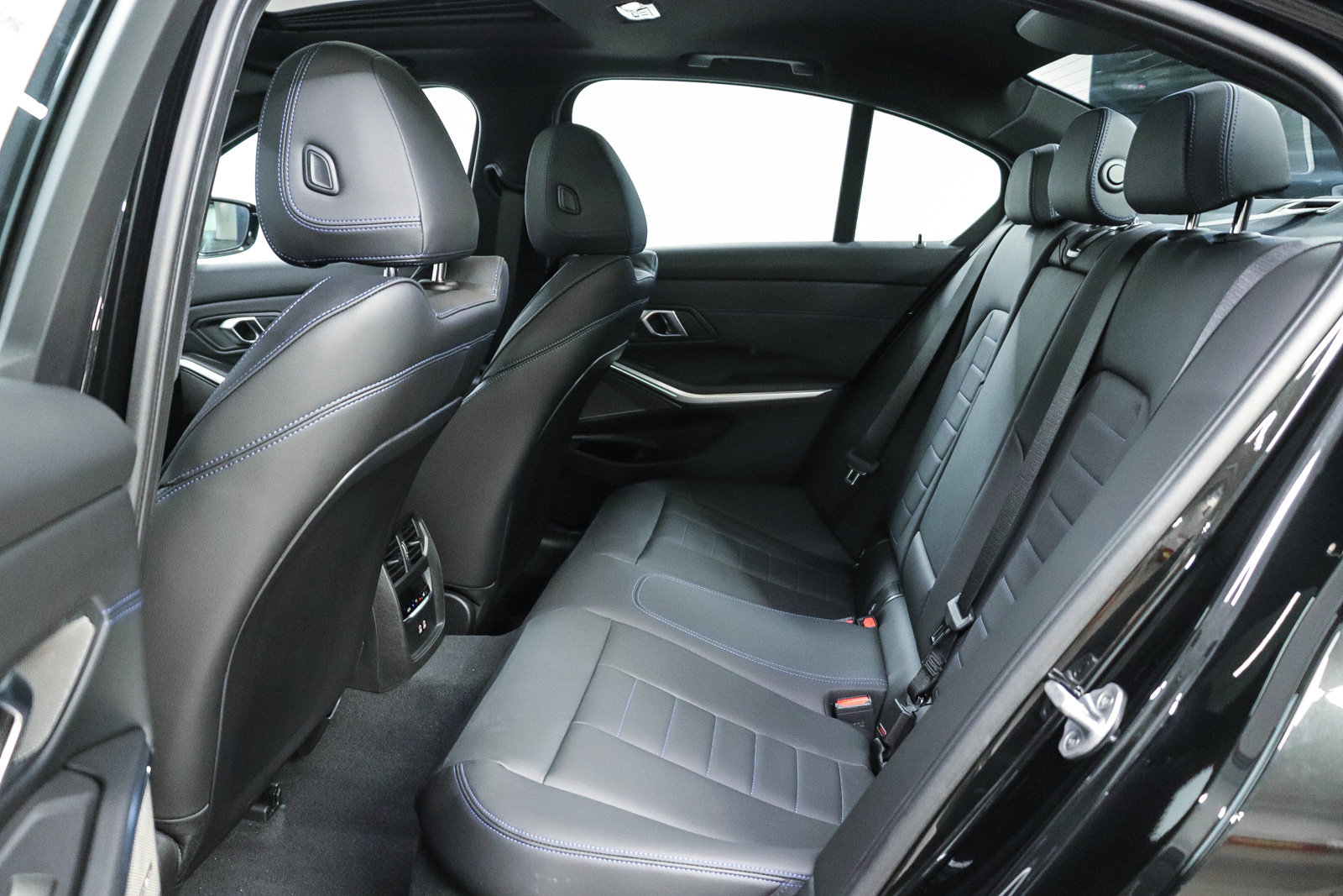New 2026 BMW M340i w/ Premium Package RWD image 18