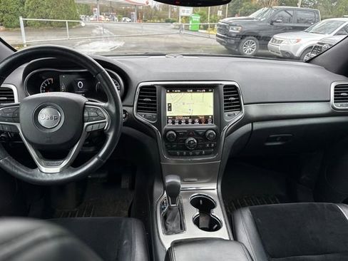 Used 2018 Jeep Grand Cherokee Altitude image 24