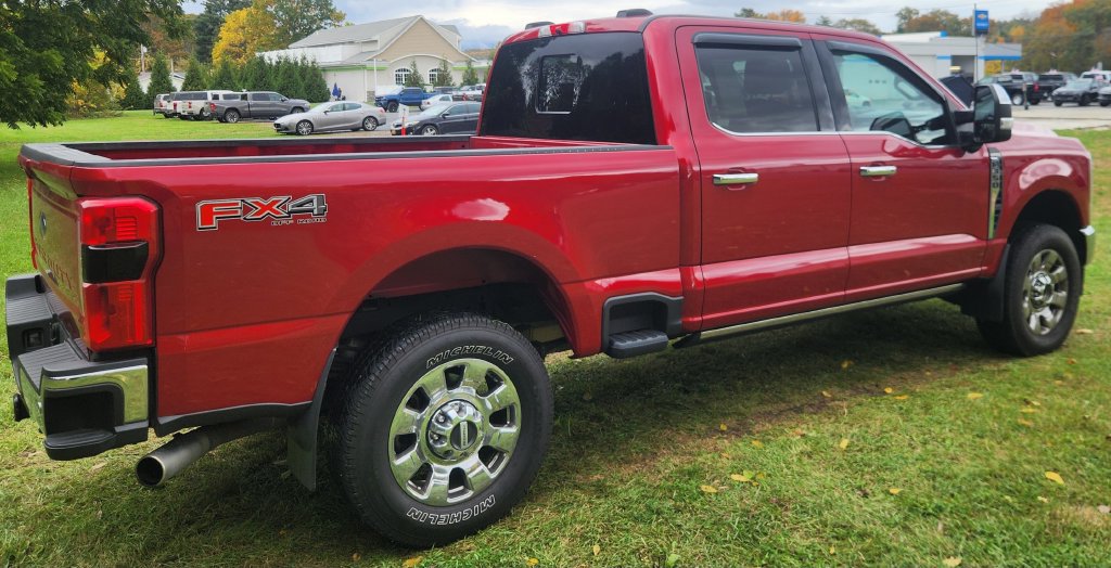 Used 2023 Ford F350 Lariat w/ Lariat Ultimate Package AWD/4WD image 4
