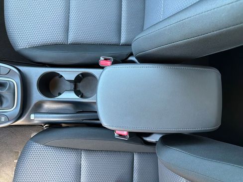 Used 2025 Kia Soul LX image 27