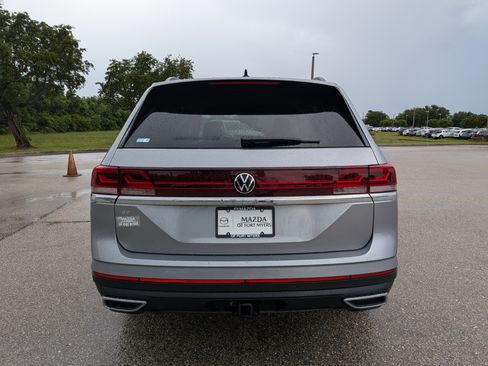 Used 2026 Volkswagen Atlas SE FWD image 5