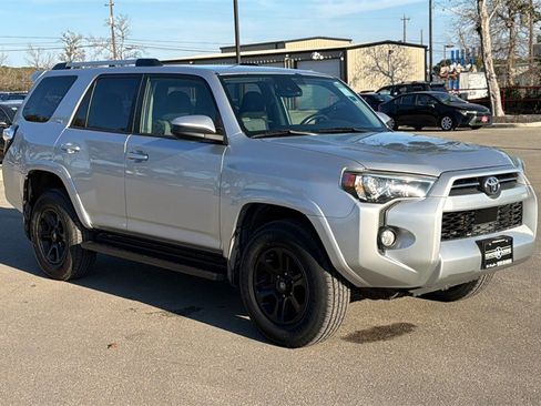 Used 2020 Toyota 4Runner SR5 image 9