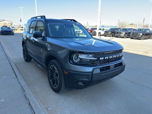 New 2025 Ford Bronco Sport Outer Banks w/ Outer Banks Tech Package+ image 2