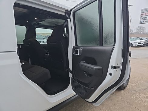 New 2026 Jeep Gladiator Mojave image 81