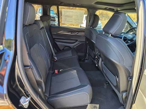 New 2025 Jeep Grand Cherokee Laredo X w/ Luxury Tech Group I image 24