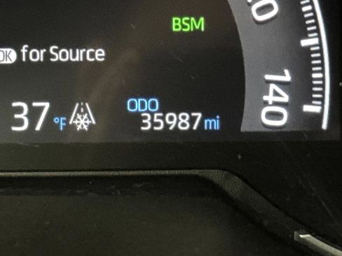 Used 2023 Toyota RAV4 XLE Premium image 6