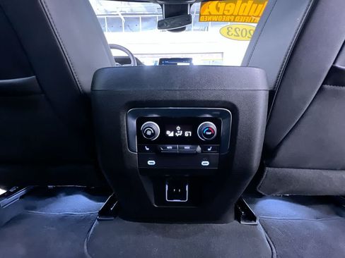 Used 2023 Chevrolet Tahoe Z71 w/ Luxury Package AWD/4WD image 38