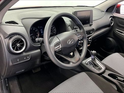 Used 2023 Hyundai Kona SE image 13