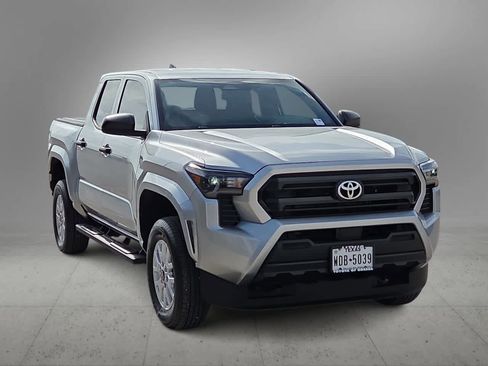 Used 2025 Toyota Tacoma SR RWD image 3