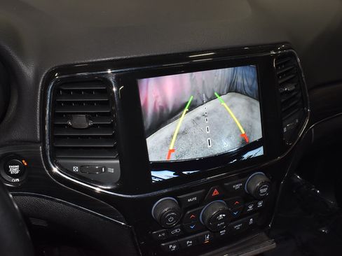 Used 2021 Jeep Grand Cherokee Limited w/ Trailer Tow Group IV AWD/4WD image 12