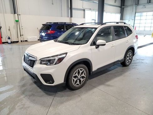 Used 2021 Subaru Forester Premium AWD/4WD image 3