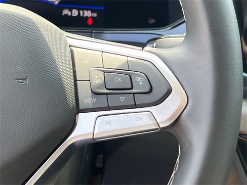 Used 2022 Volkswagen Taos SE w/ Panoramic Sunroof Package image 29