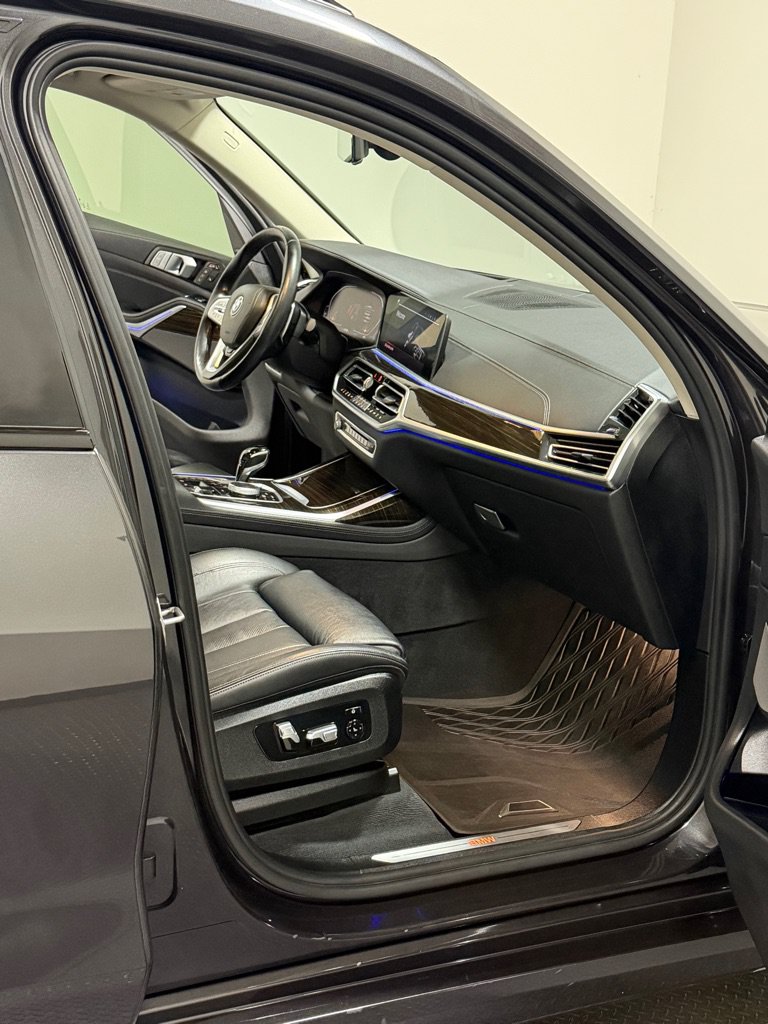 Used 2020 BMW X7 xDrive40i w/ Premium Package AWD/4WD image 12