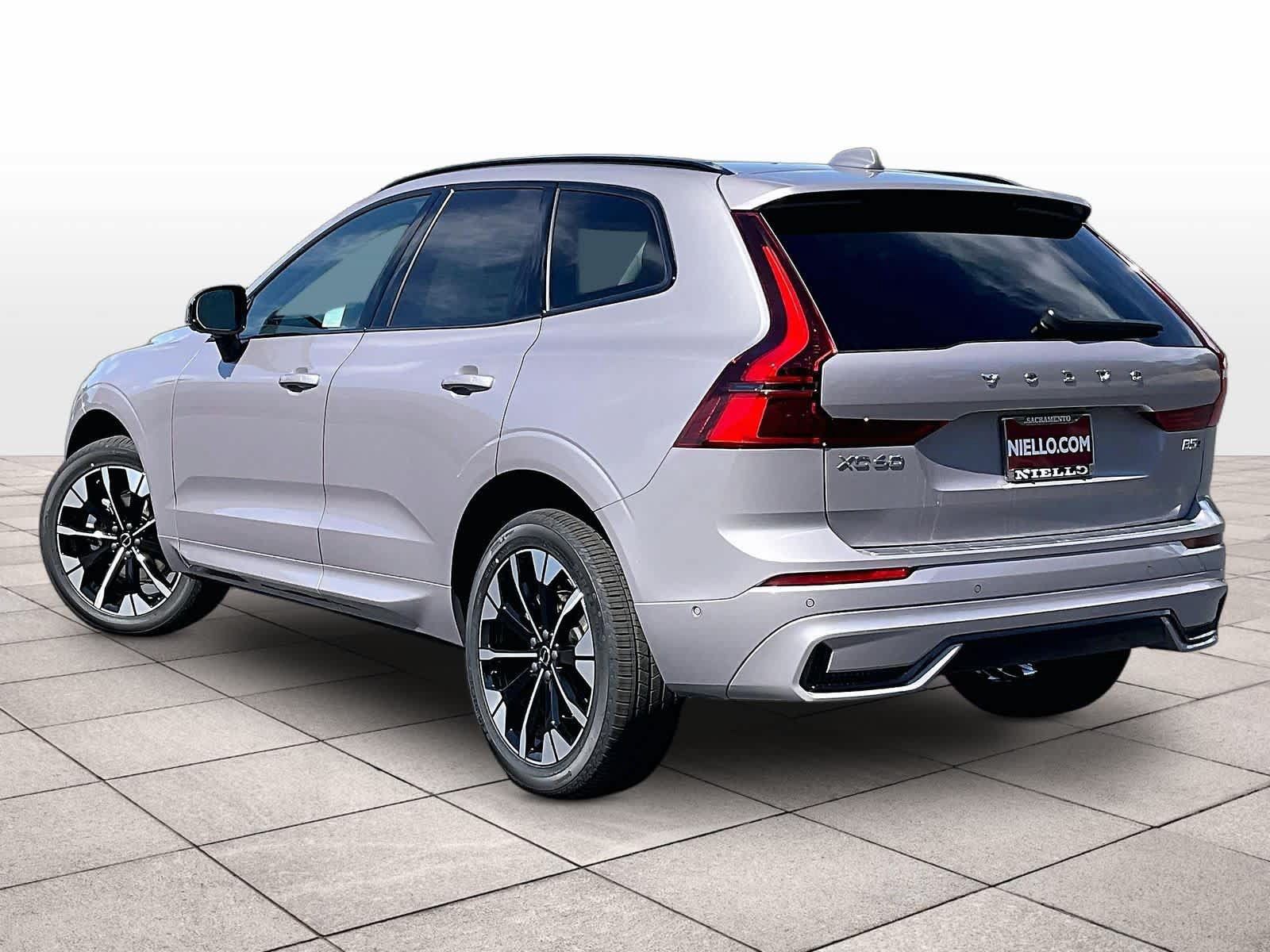 New 2027 Volvo XC60 B5 Plus AWD/4WD image 3