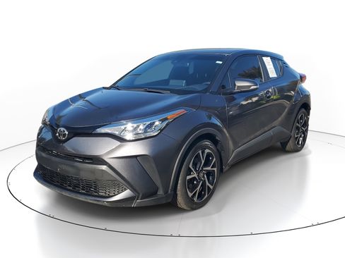Used 2020 Toyota C-HR XLE image 3