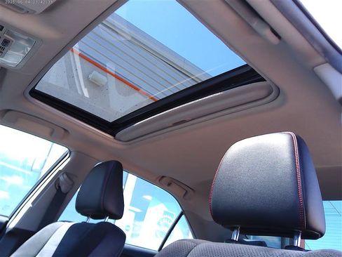 Used 2015 Toyota Camry XSE FWD image 17