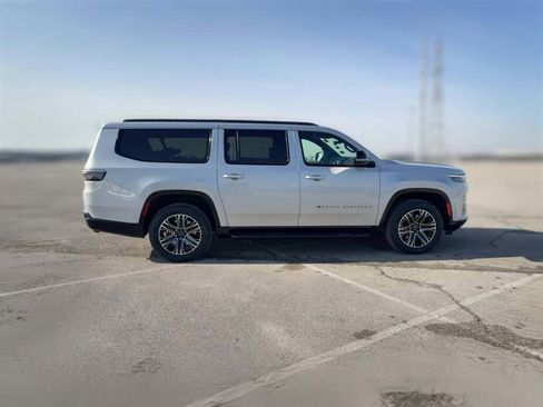 New 2026 Jeep Grand Wagoneer L 2WD image 14