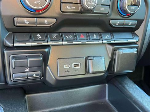 Used 2019 Chevrolet Silverado 1500 RST image 30