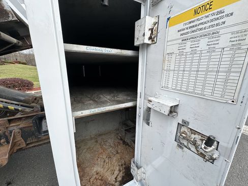 Used 2015 Ford F550 4x4 SuperCab Super Duty image 13