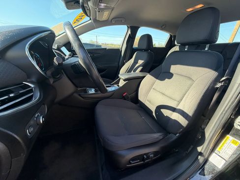 Used 2017 Chevrolet Malibu LT w/ Driver Confidence Package image 18