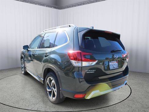 Used 2023 Subaru Forester Touring image 4