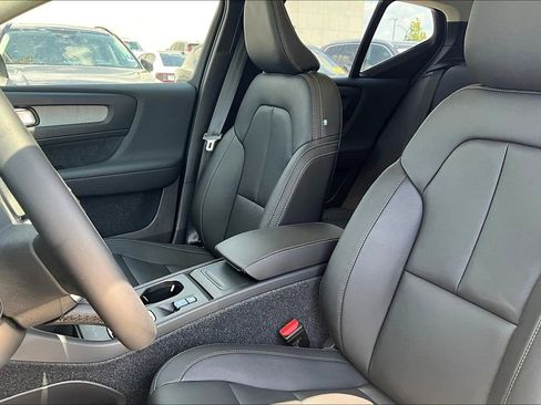 New 2026 Volvo XC40 B5 Core image 23