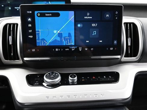 Used 2025 Ford Expedition Max Active AWD/4WD image 35