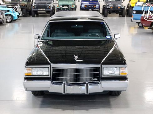 Used 1992 Cadillac Brougham image 4