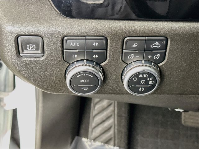 Used 2022 GMC Sierra 1500 Elevation w/ Elevation Premium Package AWD/4WD image 11