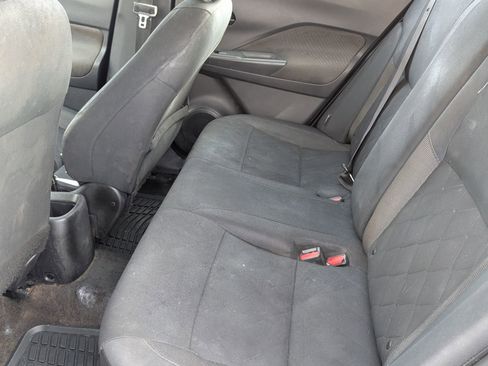 Used 2020 Nissan Kicks S image 7