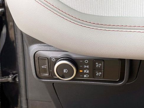 Used 2025 Ford Explorer Active w/ Active Comfort Package image 22