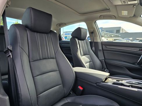 Used 2021 Honda Accord Touring image 8