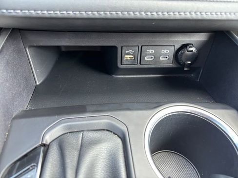 Used 2023 Toyota Highlander LE image 23