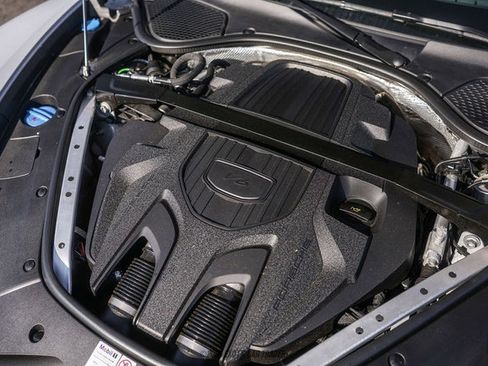 Used 2024 Porsche Panamera 4 w/ Premium Package image 17