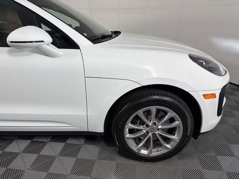 Certified 2026 Porsche Macan AWD/4WD image 12