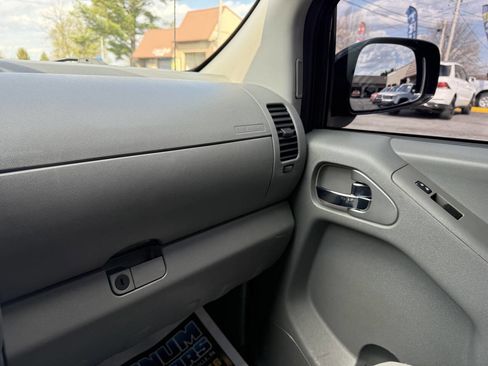 Used 2019 Nissan Frontier SV w/ Value Truck Package image 15