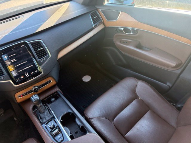 Used 2021 Volvo XC90 T6 Momentum w/ Climate Package AWD/4WD image 10