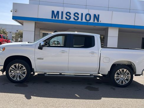 Used 2025 Chevrolet Silverado 1500 LT w/ Texas Edition Plus image 4