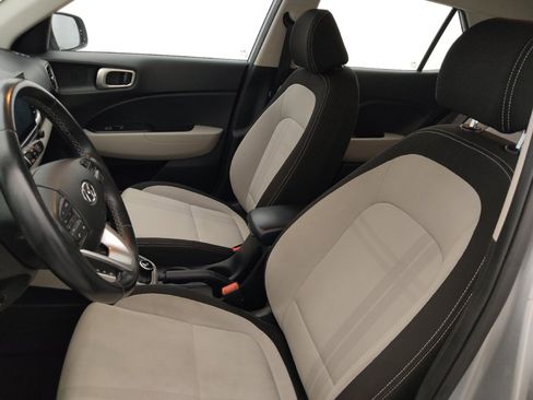 Used 2021 Hyundai Venue SEL FWD image 17