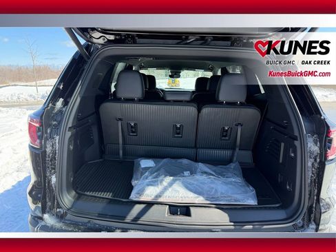 New 2026 GMC Acadia AT4 w/ Luxury Package image 7