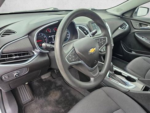 Used 2018 Chevrolet Malibu LT FWD image 24