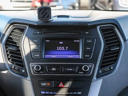 Used 2018 Hyundai Santa Fe Sport image 16