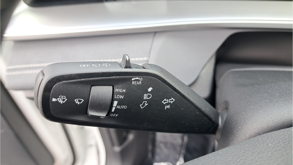 Used 2026 Volkswagen Tiguan SE AWD/4WD image 24