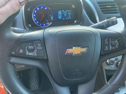 Used 2015 Chevrolet Trax LT w/ LT Sun and Sound Package image 12